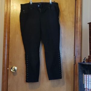 Torrid capri jeans